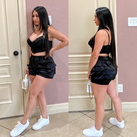 LARA Cargo Shorts - Picture 3 of 5